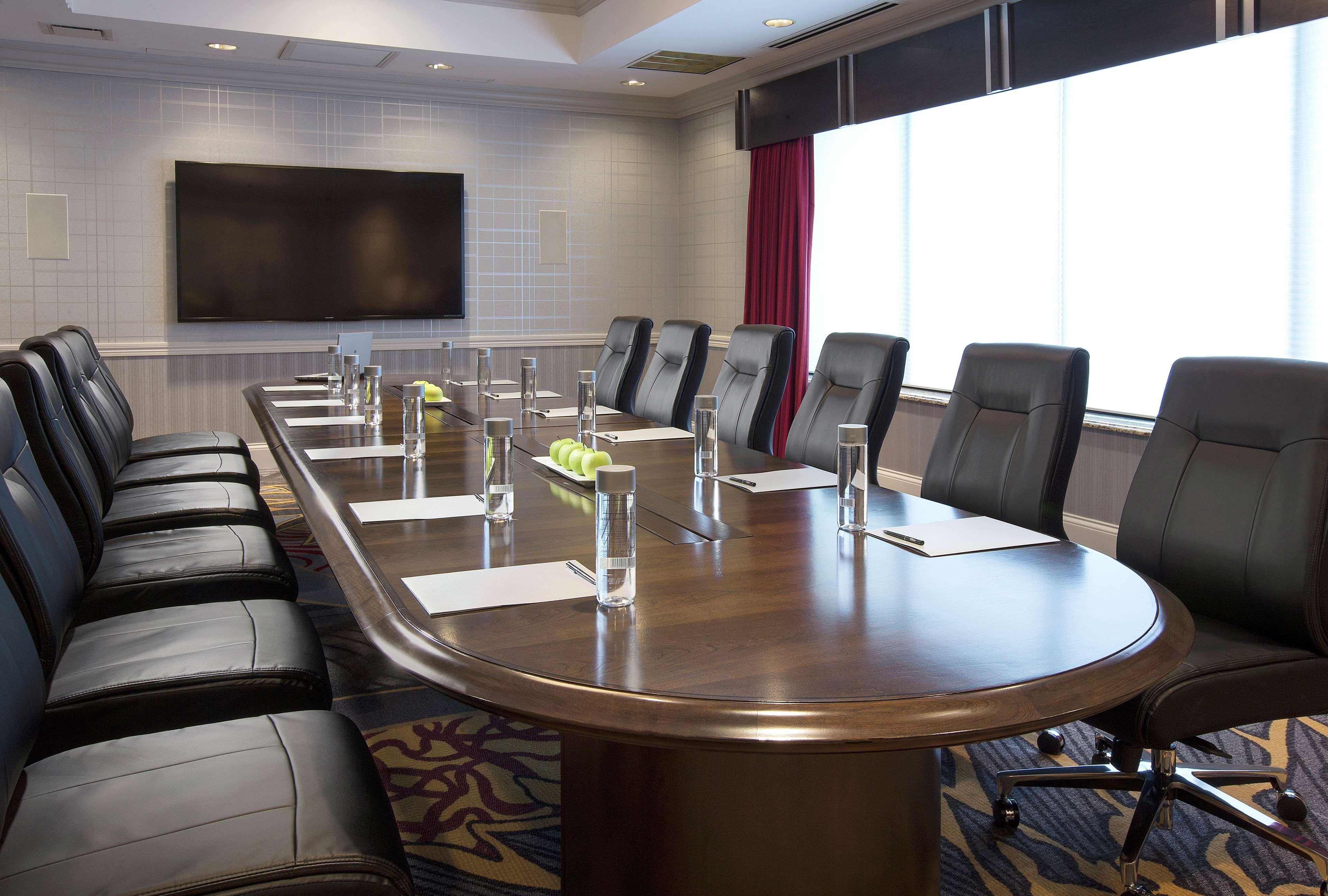 Doubletree By Hilton Lisle Naperville Экстерьер фото